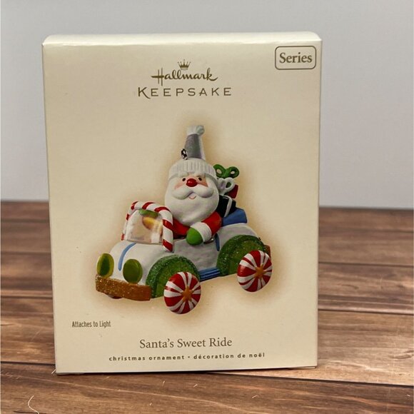 2007 HALLMARK KEEPSAKE ORNAMENT QX7649 SANTA'S SWEET RIDE BY TAMMY HADDIX - Picture 1 of 9